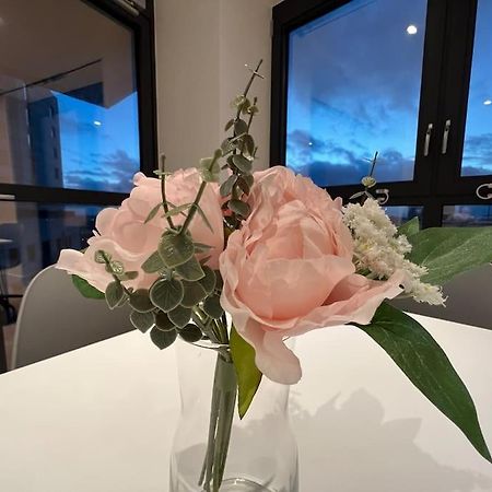 2 Bed Penthouse Style Apartment Londres Extérieur photo